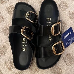 Size 39 Natural Leather Patent Birkenstock.